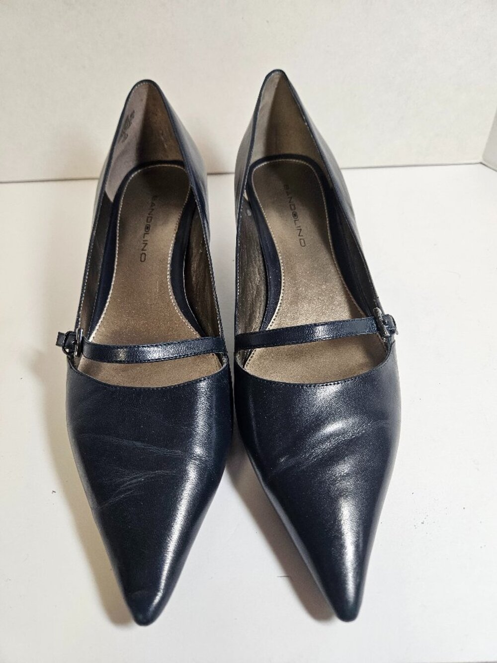 Bandolino Navy Leather Kitten Heel size 10
